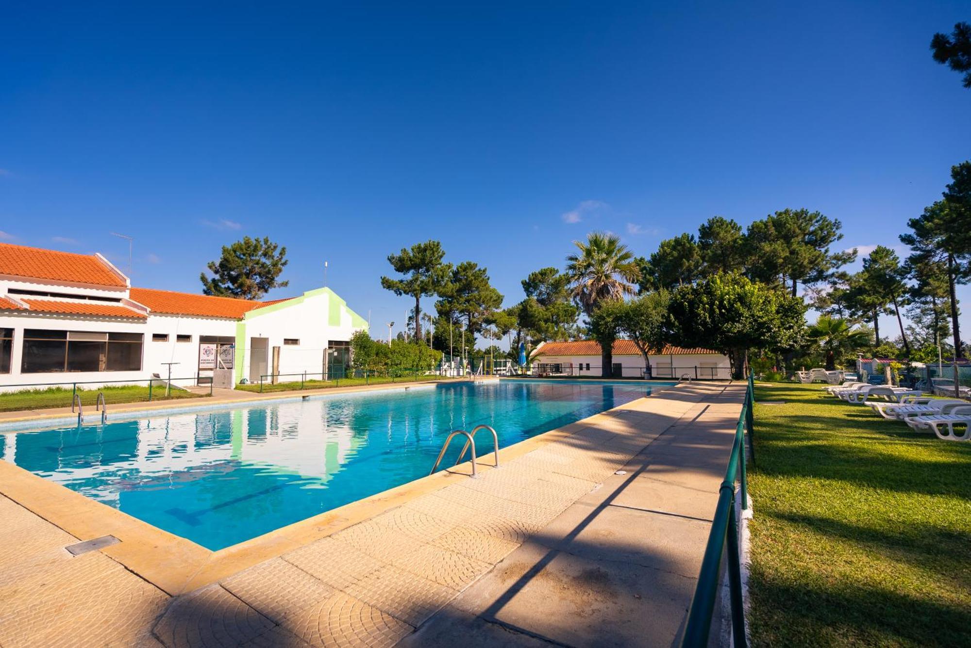 Kampaoh Sesimbra Hotel Exterior photo
