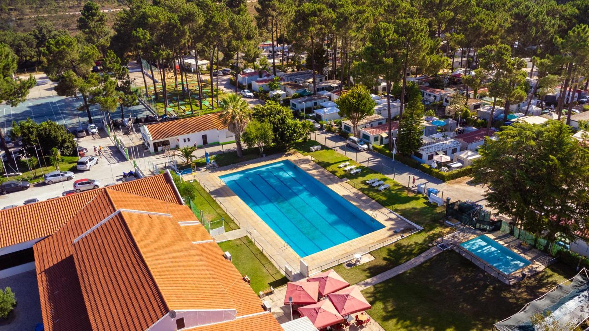 Kampaoh Sesimbra Hotel Exterior photo